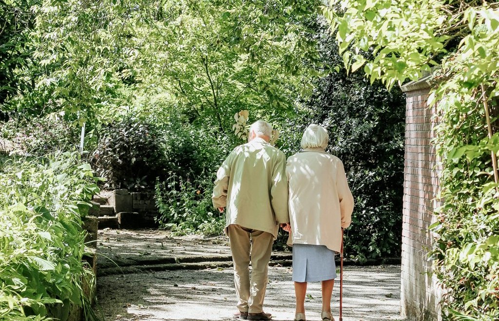 Alternatives Wohnen im Alter – allein oder in der Gemeinschaft?